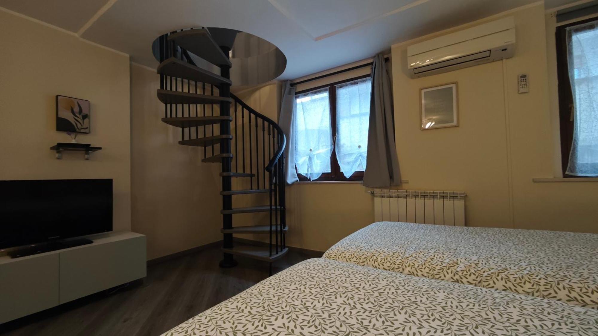 Appartamento Aleph With Private Parking, Next Train Station Όπως Εξωτερικό φωτογραφία